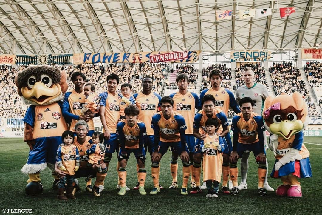 Ｊリーグさんのインスタグラム写真 - (ＪリーグInstagram)「Play Back JLEAGUE⚽️📸﻿ ﻿ 🏆#明治安田生命Ｊ１リーグ 第1節 ﻿ #ベガルタ仙台 vs #名古屋グランパス﻿ 印象的なシーンをプレイバック🔥﻿ ﻿ #Ｊリーグ ﻿ #jleague﻿ #Ｊリーグ開幕﻿ #2020の主役は誰だ﻿ ﻿ #シマオマテ﻿ #ジャーメイン良﻿ #佐々木匠﻿ #蜂須賀孝治﻿ #阿部浩之﻿ #稲垣祥﻿ #マッシモフィッカデンティ﻿ #ベストショット #bestshot﻿ #ナイスショット #niceshot﻿ #オフショット #offshot ﻿ #soccer #football #⚽️﻿ #soccerphoto #soccerphotograph #📸」2月27日 13時00分 - jleaguejp