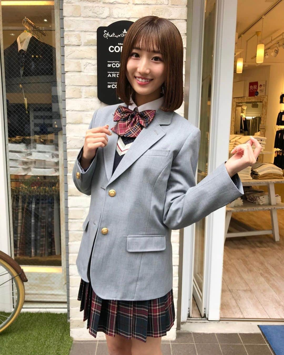 制服専門店CONOMiさんのインスタグラム写真 - (制服専門店CONOMiInstagram)「ライトグレーブレザーコーデ🐰🎀 ﻿﻿﻿﻿ ﻿﻿﻿﻿﻿ モデル(@manaha_ha )﻿﻿﻿﻿ 身長→166cm﻿﻿﻿﻿﻿﻿ ✨着用サイズ✨﻿﻿ ブレザー→Lサイズ 長袖シャツ→Lサイズ セーター→Lサイズ スカート→W64 ﻿﻿﻿﻿﻿ ﻿﻿﻿﻿﻿ ○ブレザー 品番：ARCJ-2011-03→¥22000 ○セーター 品番：ARCUSW-1011-01→¥5800 ○リボン﻿ 品番：ARCR-1053→¥1800﻿ ○長袖シャツ﻿ 品番：ARCY-1016→¥7800 ○スカート﻿ 品番：ARCS-1047→¥9800﻿ ⚠️全て税抜きの金額です✨✨﻿﻿﻿﻿﻿﻿ ﻿﻿ ﻿﻿﻿ #制服#お洒落#写真#photo#カメラ#fashion#code#スカート#skirt#制服デート#可愛い#asiangirls#高校生#jkブランド#女子高生#韓国女子#学校#セーラー服#highschool#jk制服#制服...#japanesegirl#雑誌#교복#아이돌#모델#sailorsuit#撮影#ポートレート#制服コーデ」2月27日 13時34分 - conomi_official