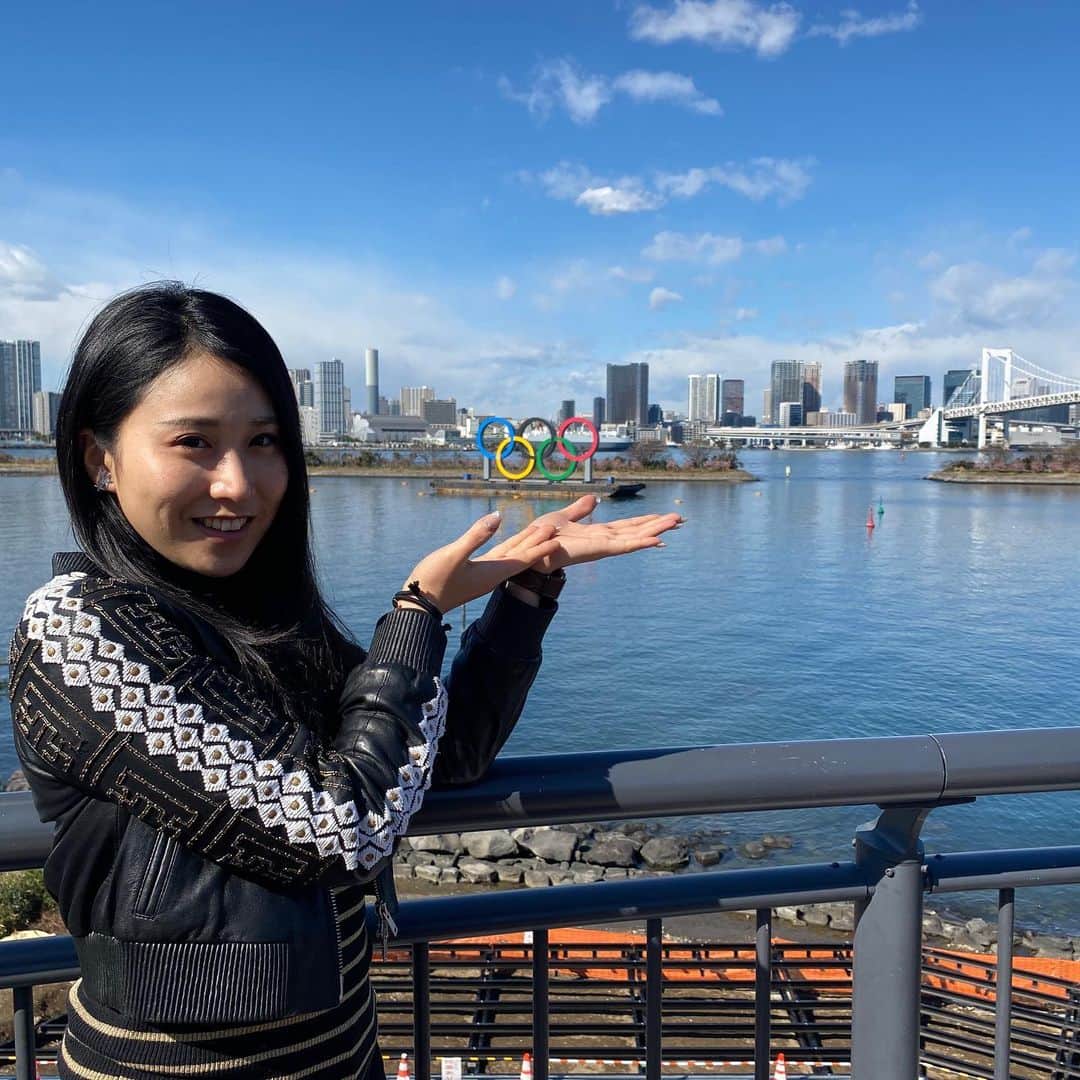 宇田恵菜さんのインスタグラム写真 - (宇田恵菜Instagram)「Landed in Japan with massive boxes🤣🤣 ついにようやく日本に帰国！ コロナの影響もあると、日本でニュースされていましたが、、私達16日間船の上にずっといて、コロナに接触する術がなかったし、毎日二回検温していたので、帰国後の検疫ももちろんパス✨ たくさんの方に心配のご連絡いただき、ありがたく嬉しかったです☺️宇田恵菜いつも以上に元気です💕 —————- なによりもこの荷物の量ですよ😭😭 でもなにより無事に着いて元気でよかった💓 そしてそのままオリンピック研修。 オリンピックの施設を訪れ、更にお勉強！日本での事後研修スタートです。 ————- #casting  #actress  #キャスティング #女優 #役者  #愛媛出身 #愛媛県松山市 #actresslife #愛媛国際映画祭 #宇田恵菜 #世界青年の船  #swy #swy32 #内閣府 #青年国際交流 #にっぽん丸 #SWY32  #nipponmaru #kimono #Japanese #traditionaljapanese #farewellparty #帰国」2月27日 14時11分 - ena2727
