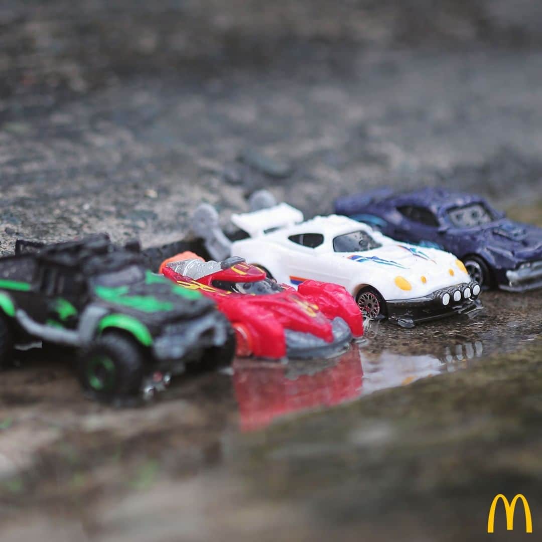 McDonald's Philippinesのインスタグラム：「Get ready to catch some speed. Buy a Happy Meal and get your choice of a Fast & Furious toy. Hurry now to a McDonald’s Drive-thru near you.  Are you a Fast & Furious fan? Let us know!」