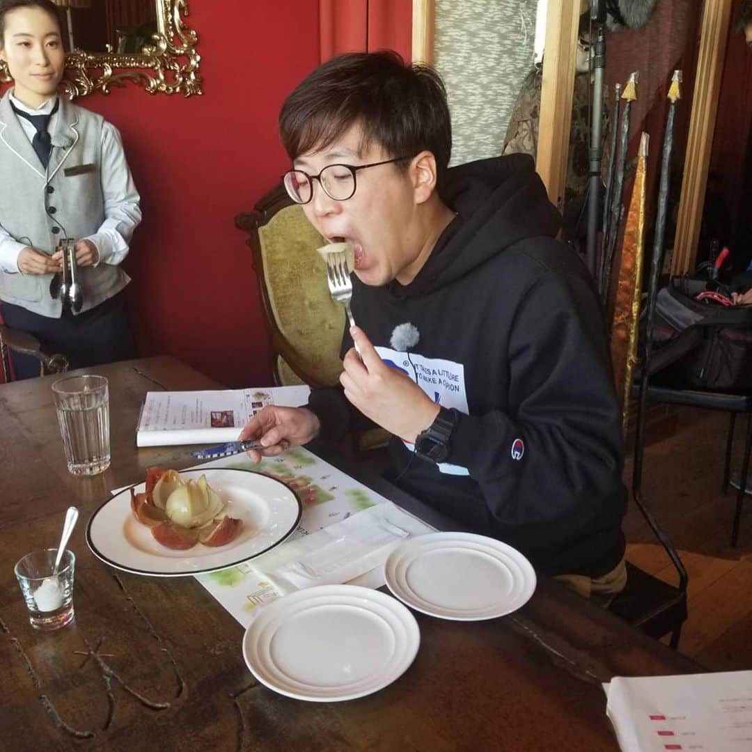 羽尻紘規のインスタグラム：「3/1(日)よる8時～MBSラジオ特別番組(AM1179/FM906) 「～ひょうごe-県民プレゼンツ～　ネイビーズアフロの淡路島へLet's Go！」 あります！淡路島の色んなところに行ってロケして来ました！ 魅力がつまった60分です！」
