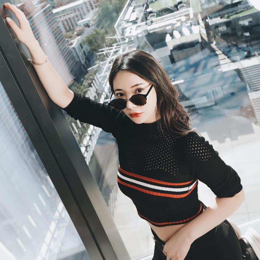 クリスティン・ウェイのインスタグラム：「Weekday #Tokyo #weekday #fashion #prada」