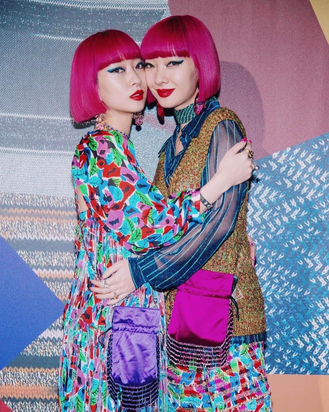 AMIさんのインスタグラム写真 - (AMIInstagram)「@missoni 🌹 キラキラのラメ素材の柄のシリーズがいつも好き💫 2人は柄合わせで🌼  #missoni #mfw」2月27日 17時28分 - amixxamiaya