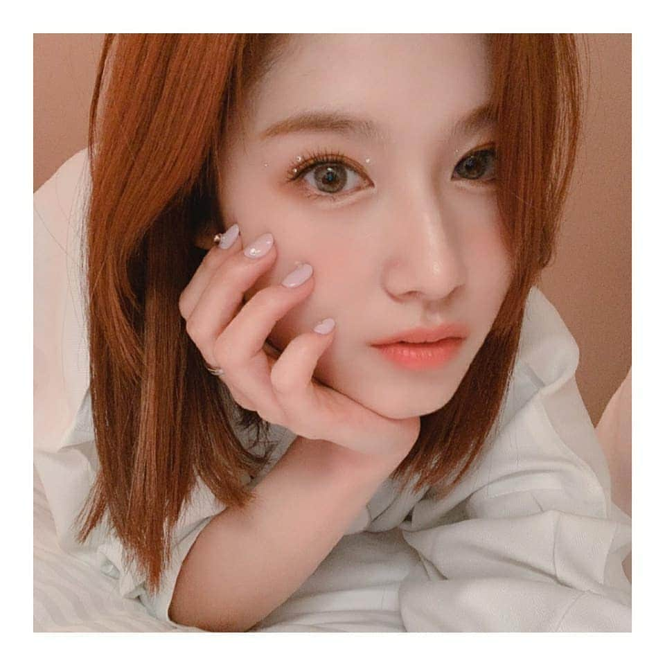 TWICEさんのインスタグラム写真 - (TWICEInstagram)「화장이 예뻐서 심심해서」2月27日 17時29分 - twicetagram