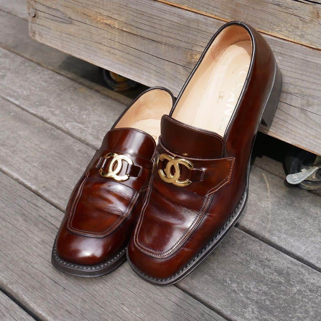 Vintage Brand Boutique AMOREさんのインスタグラム写真 - (Vintage Brand Boutique AMOREInstagram)「SOLD OUT ❣️ Vintage Chanel loafers ▶︎Free Shipping Worldwide✈️ ≫≫≫ DM for more information 📩 info@amorevintagetokyo.com #AMOREvintage #AMORETOKYO #tokyo #Omotesando #Aoyama #harajuku #vintage #vintageshop #ヴィンテージ #ヴィンテージショップ #アモーレ #アモーレトーキョー #表参道 #青山 #原宿#東京 #chanel #chanelvintage #vintagechanel #ヴィンテージ #シャネル #ヴィンテージシャネル #シャネルヴィンテージ #amorewardrobe #アモーレワードローブ」2月27日 17時36分 - amore_tokyo