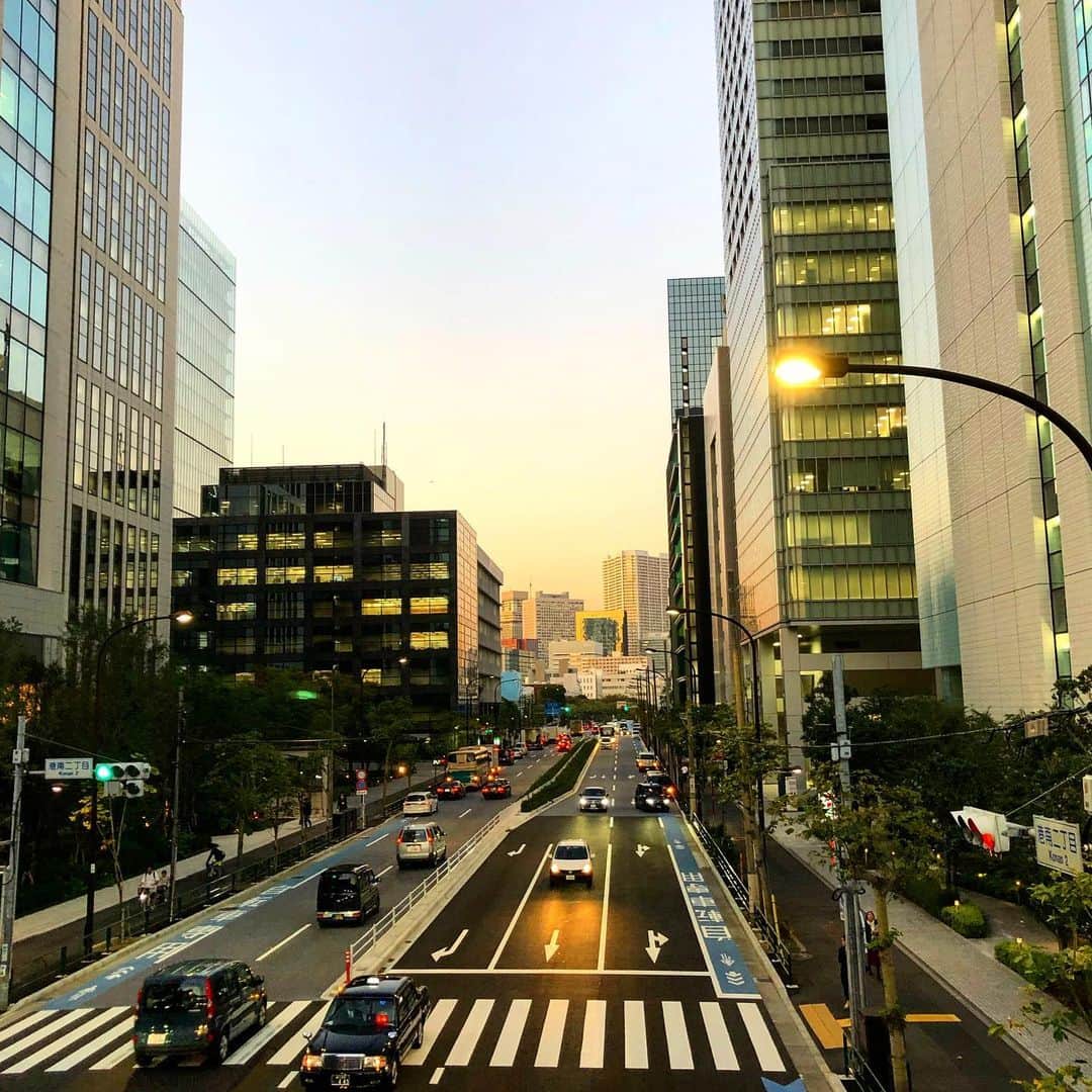 のインスタグラム：「夕刻。」