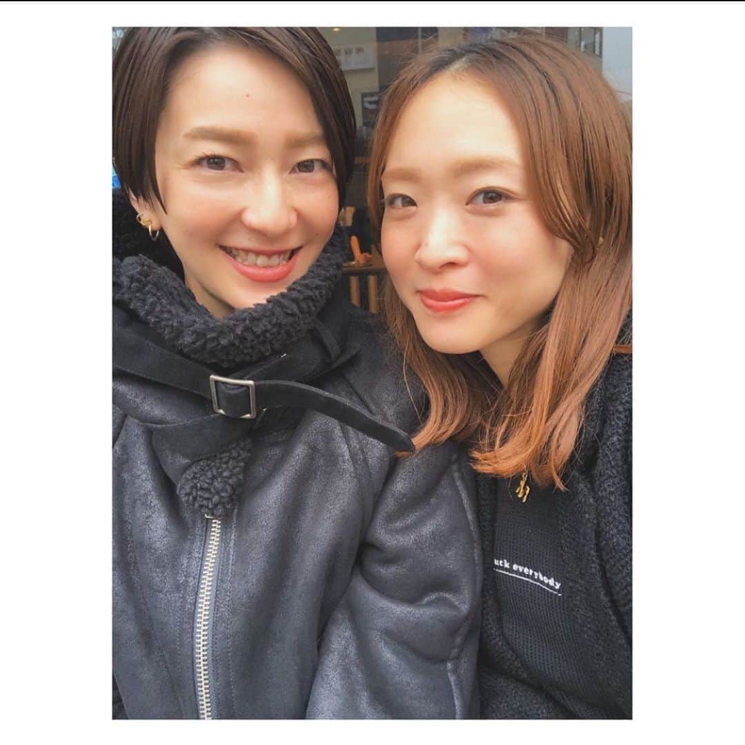 野尻美穂のインスタグラム：「お互い歳とったねー☺️ って笑える関係良いね！ これからもよろしく頼むよ！ #美帆と美穂 #自撮りの恥ずかしさと難しさ」