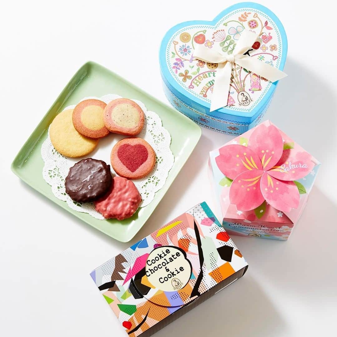 ルミネ公式のインスタグラム：「ピンク色のクッキーをホワイトデーやお花見に！ [ #LUMINEMAGAZINE ] #lumine #ルミネ #ルミネ大宮 #auntstella #ステラおばさんのクッキー #ウォームハート #桜アソート #cookie #ステラおばさん #クッキー #ホワイトデー #ホワイトデーギフト #さくらクッキー #チョコチップクッキー #ホワイトミルクティー #クッキーギフト #春スイーツ #春ギフト #桜スイーツ #sweet #sweets #dessert #instasweets #food #instafood #yummy #follow #followme #フォロー https://magazine.lumine.ne.jp/?p=87095」