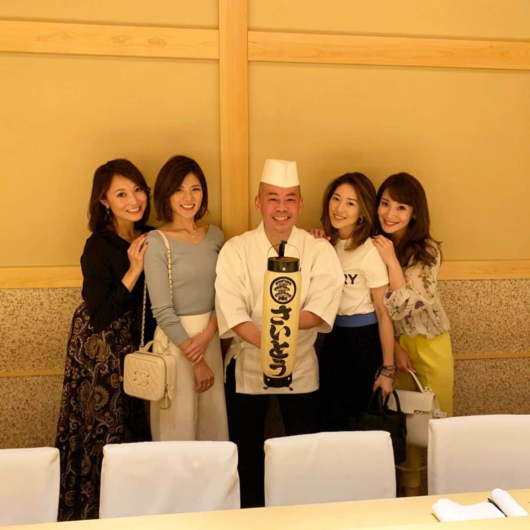 吉田美紀さんのインスタグラム写真 - (吉田美紀Instagram)「・ ・ こんなによく食べ飲む女子はあまり見たことがない🤣 （自分含め…です笑） ・ こういう時間があるから 毎日を全力で頑張れる♡♡ ・ 大将も一緒に📸 ありがとうございました･:*.:+ ・ ・ #friends #dinner #定例会 #女子会 #いつメン」2月27日 18時04分 - miki__yoshida