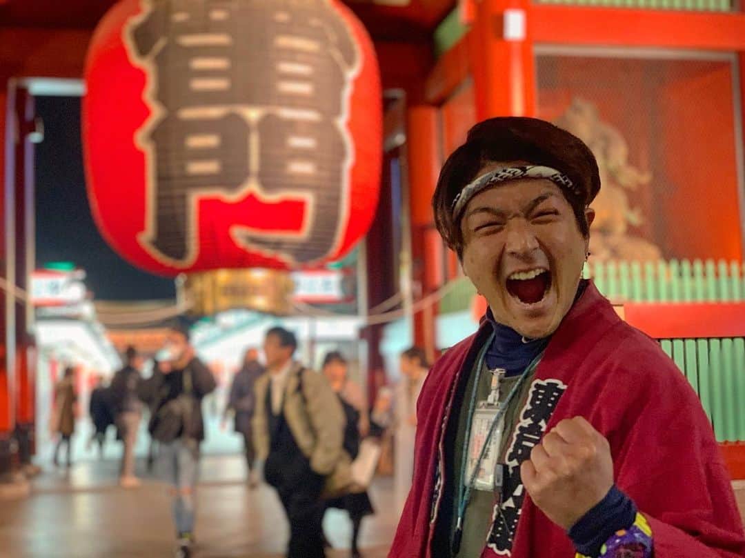 みどりかわたけし（ラ・ラベスト）のインスタグラム：「新型コロナウイルスにより沢山のライブが中止に追い込まれてます。 お客様と演者の健康が第一なので仕方ないですが、寂しいですね。 皆様も健康には気を付けて下さい！ 僕も健康に注意しながら空いた時間を有効的な使い方を考えたいと思います。 、 、 #みどりかわたけし#槙野智章 選手#ものまねjapan#日本代表#浦和レッズ#soccer#futsal#サッカー#フットサル#ケイダッシュステージ#芸人#ララベスト#浅草#人力車#東京力車#俥夫#asakusa#rickshaw#instgood#friends#beautiful#instadaily#smile#l4l#雷門」