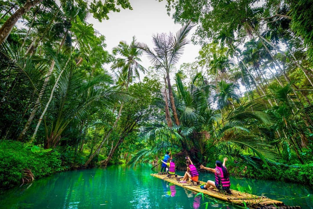 タイ国政府観光庁さんのインスタグラム写真 - (タイ国政府観光庁Instagram)「⠀ ／⠀ 🇹🇭タイの秘境を巡る旅へ✈️⠀ まだ知られていないタイはここ❗⠀ ＼⠀ ⠀ 毎週木曜日は、まだまだ日本では知られていないタイの秘境スポットをご紹介🤫✨⠀ ⠀ 今回は、タイの南部で仏教の中心として知られる「ナコーンシータマラート」へ🚞⠀ ⠀ ナコーンシータマラートには重要な仏教寺院がたくさん🙏✨⠀ ⠀ また、エコツーリズム・ スポットとして知られているキーリーウォン村では穏やかな生活スタイルを体験し、公園内の滝や自然風景を楽しむことも🙆🌿⠀ ⠀ ナコーンシータマラートでゆったりとした時間を過ごしてみてはいかが❓⠀ ⠀ #タイ #ナコーンシータマラート #キーリーウォン村 #秘境 #仏教 #タイ寺院 #お寺巡り #こんなタイ知らなかった #もっと知りタイ #タイ旅行 #タオ島旅行 #エコツーリズム #旅好きな人と繋がりたい #旅行好きな人と繋がりたい #海外旅行 #旅行 #東南アジア #thailand #NakhonSiThammarat #amazingthailand #thailandtravel #thailandtrip #thai #thaistagram #lovethailand #thainess #localexperience #genic_thailand #thailandhiddengems #hiddengems」2月27日 18時25分 - amazingthailandjp