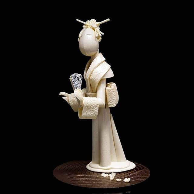 ショコラ de イースター by Valrhonaのインスタグラム：「チャリティーイベント リュック・エリエ個展「INFLUENCES」延期のご案内  3月7日（土）～9日（月）にて開催を予定しておりましたが、新型コロナウイルスの感染拡大防止に対する日本政府の方針に基づき、ご来場される皆様の安全を第一に考え、11月への延期を決定いたしました。  ご多忙にもかかわらず、ご予定いただいておりました皆様には大変ご迷惑をおかけいたしましたこと、心よりお詫び申し上げます。  何卒ご理解のほど、お願い申し上げます。 【延期後の個展開催日】  2020年11月13日（金）～　16日(月)  11月の開催にて、皆様のご来場を心よりお待ち申し上げております。  ヴァローナ ジャポン 株式会社」