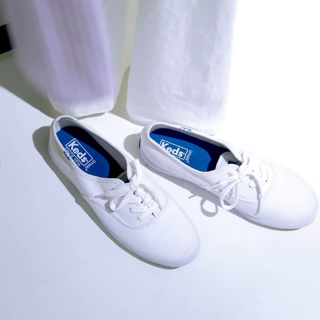 Keds Japanさんのインスタグラム写真 - (Keds JapanInstagram)「CHAMPION OXFORD CVO⁠ White / ¥4,500+tax⁠ ⁠ ⁠ #Keds #ladiesfirst #kedsstyle #sneakers #whitesneakers #sneakerholics #kickstagram #sneakerlover #sneakergirl #casualoutfits #womanstyle #womanfashion #ootd #outfit #casualstyle  #monotone #monotonecode ⁠ #ケッズ #スニーカー #白スニーカー #カジュアルコーデ #カジュアルファッション #スニーカーコーデ #👟」2月27日 19時01分 - keds_japan