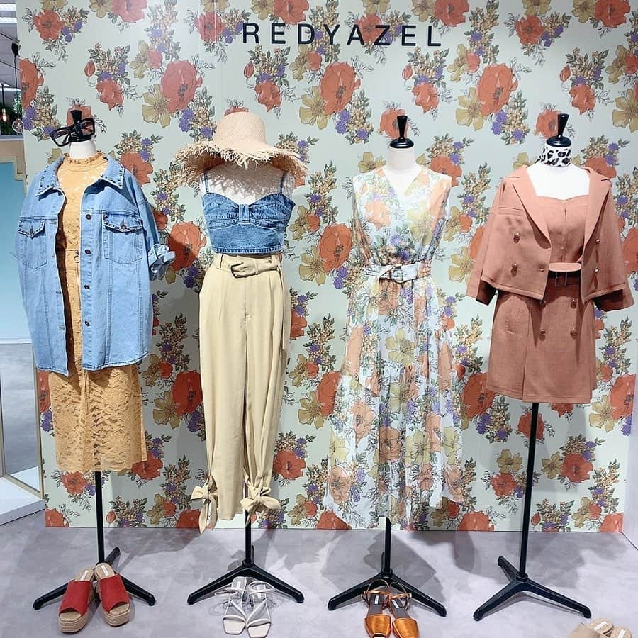 高井真菜さんのインスタグラム写真 - (高井真菜Instagram)「@redyazel 👗✨ 今季も可愛すぎて沢山注文してしまった セットアップブーム🤭🧡 . .  #redyazel  #ssコーデ#春夏#展示会 #fashion#model #ootd#セットアップ#水色がすき」2月27日 19時16分 - mana_takai