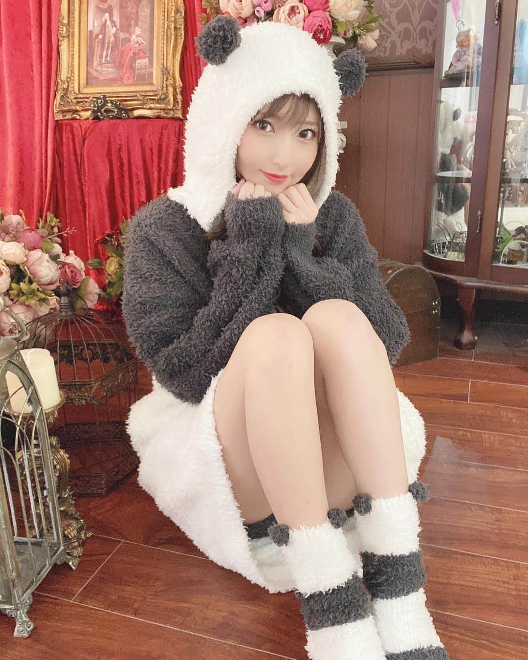 市川愛さんのインスタグラム写真 - (市川愛Instagram)「パンダ🐼﻿ ジェラートピケ🐼﻿ ﻿ 靴下かわいい🧦🐼﻿ ﻿ ﻿ ﻿ ﻿ ﻿ ﻿ ﻿ ﻿ ﻿ ﻿ ﻿ ﻿ ﻿ ﻿ ﻿ #portrait #picture #photo #model #instagood #instafollow #love #like #picoftheday #follow #followme #japan #japanese #photography #kawaii #camera #fashion #ig_japan #girl # #ポートレート # #コスプレ  #셀카 #패션 #데일리룩 #셀피 #메이크업 #팔로미 #gelatopique #ルームウェア」2月27日 19時19分 - pkmnai