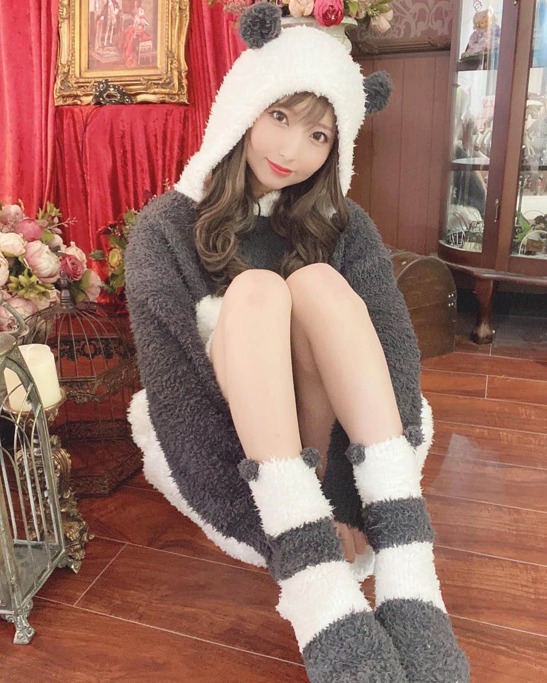 のインスタグラム：「パンダ🐼﻿ ジェラートピケ🐼﻿ ﻿ 靴下かわいい🧦🐼﻿ ﻿ ﻿ ﻿ ﻿ ﻿ ﻿ ﻿ ﻿ ﻿ ﻿ ﻿ ﻿ ﻿ ﻿ ﻿ #portrait #picture #photo #model #instagood #instafollow #love #like #picoftheday #follow #followme #japan #japanese #photography #kawaii #camera #fashion #ig_japan #girl # #ポートレート # #コスプレ  #셀카 #패션 #데일리룩 #셀피 #메이크업 #팔로미 #gelatopique #ルームウェア」