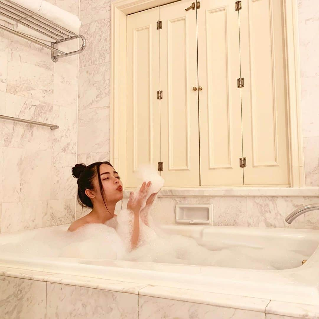 サラ・コールディさんのインスタグラム写真 - (サラ・コールディInstagram)「YouTubeで紹介したホテル🛁✨」2月27日 19時59分 - imsarakrd