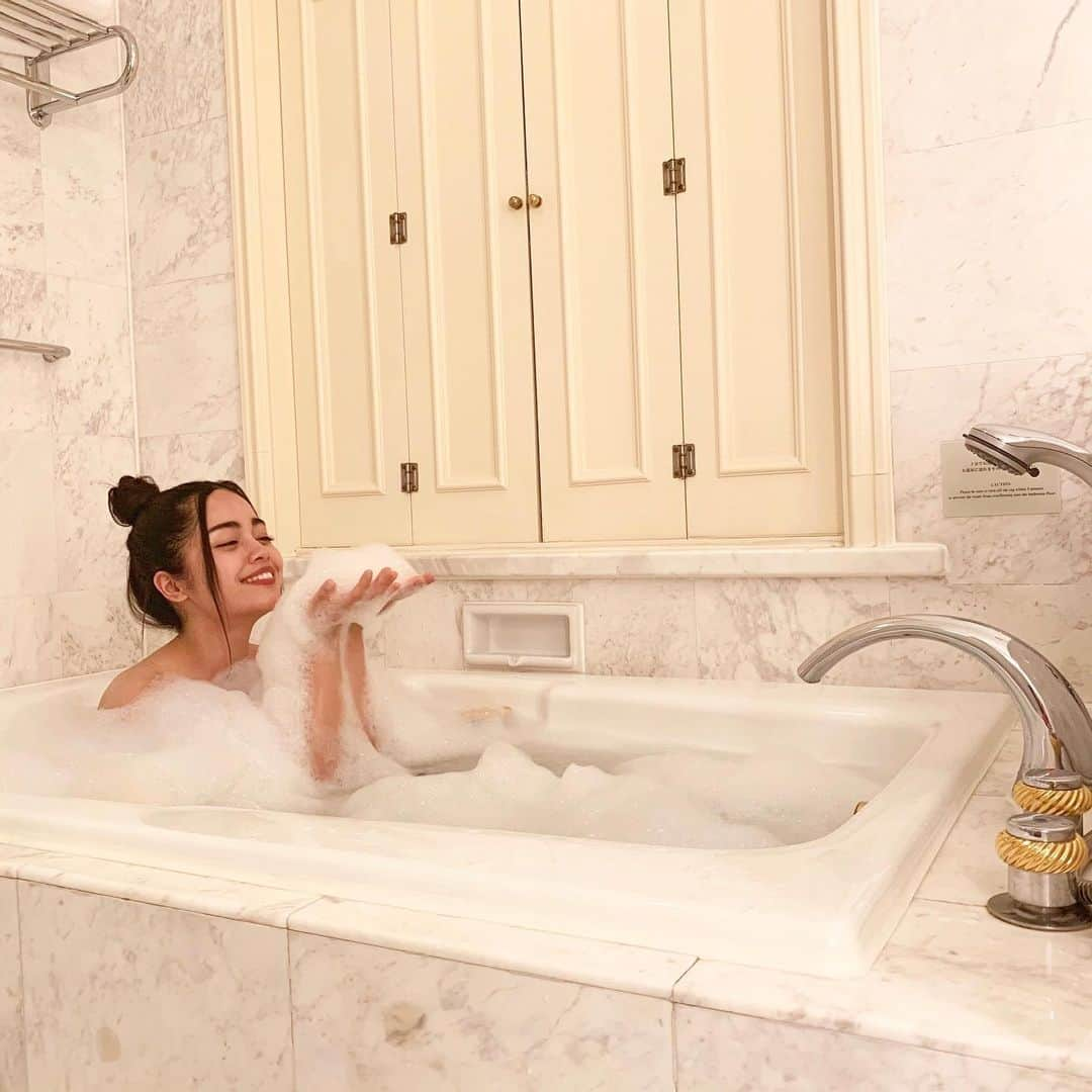 サラ・コールディさんのインスタグラム写真 - (サラ・コールディInstagram)「YouTubeで紹介したホテル🛁✨」2月27日 19時59分 - imsarakrd