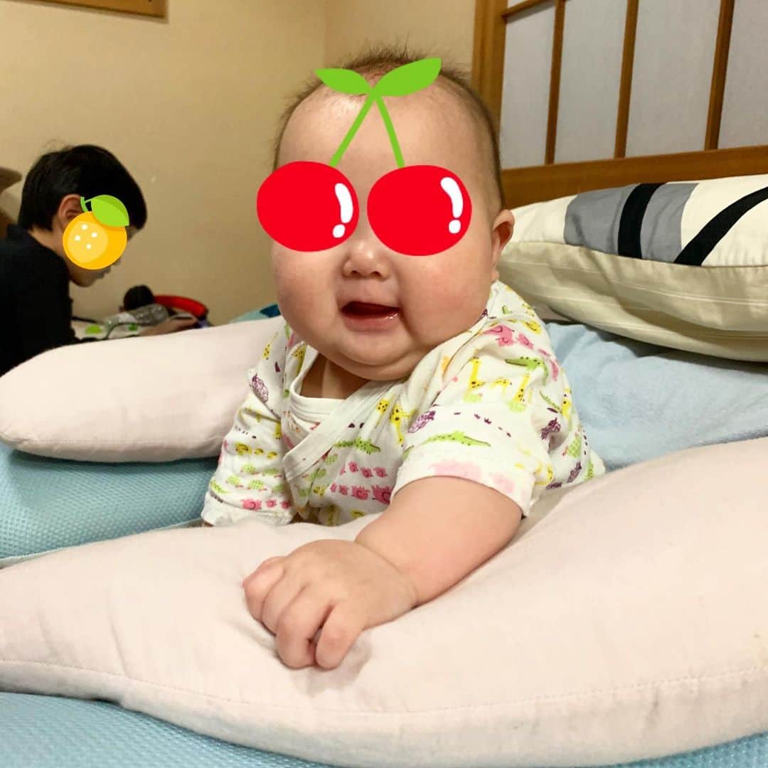 のインスタグラム：「ムチムチですけど何か⁉️(笑) 男はぽっちゃり女子の方が好きやろ⁉️🤣 by舞💕 #息子はゲーム #来週から休校 #ゲーム三昧だろうな #いやドリル漬けにしてやろうか(笑) #せっかくの休み #子供には為になるような事をやらせねば」