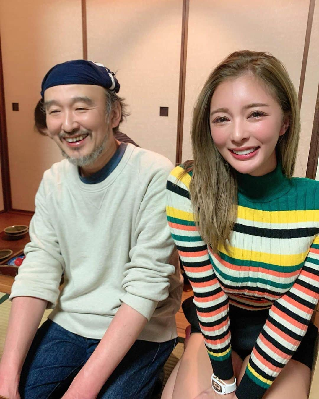 濱野りれさんのインスタグラム写真 - (濱野りれInstagram)「2 shot photo with Chef✌️💕 At 'TAKAJYO KOTOBUKI'-This restaurant is a duck restaurant with a history of over 100 years. It is very difficult to go to here only for loyal customer. I can say that there is no restaurant that is better than Duck cuisine here🦆❤️ Ana also beautiful skin is waiting for me tomorrow🥺✨ -— -— 《鷹匠寿》❤️ 若が初めてツーショット写真撮ってくれた🥺✨ 100年以上続いてる歴史ある鴨料理屋さん🦆❣️ ここの鴨食べたら他の鴨は食べれません😭✨ いつも浅草のお土産たくさんくれるの✨今日も素敵な時間をありがとうございました❤️✨ -— -— #rirelog#takajyoukotobuki#kotobuki#duck#duckcuisine#chickendinner#chickenrestaurant#tokyoeats#toptokyorestaurants#asakusa#tokyogourmet#japaneseculture#japanesecuisine #鷹匠壽#壽#予約困難#予約困難店#食べログ高評価#食べログ4#鴨料理#鴨#鳥料理#浅草#浅草グルメ#東京グルメ」2月27日 20時16分 - riregram