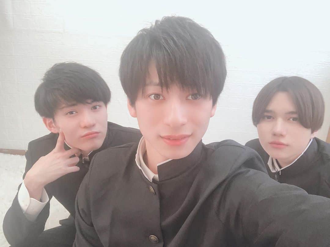 岡田翔大郎のインスタグラム：「カイトとリュウタロウと出てる動画がニコラTVでいくつか上がってます！ 少し恥ずかしいですが、是非チェックしてください👀  #岡田翔大郎」