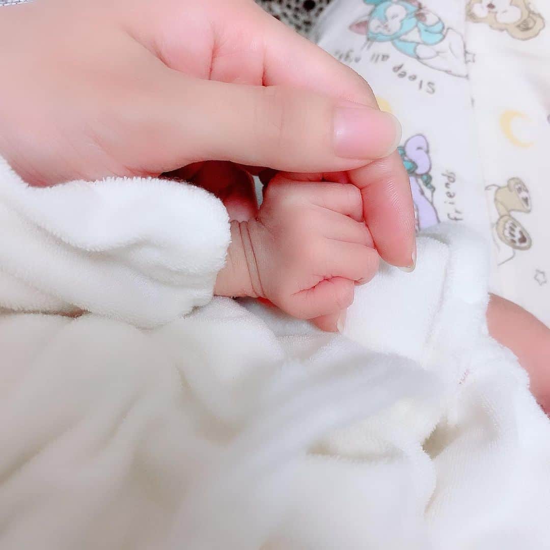 森川彩香さんのインスタグラム写真 - (森川彩香Instagram)「【ご報告】 この度、無事女の子を出産しました。 母子ともに健康で、元気に生まれてきてくれて安心しました。とても幸せです♡ 温かく見守って頂けたらうれしいです。 今後も応援よろしくお願いします。」2月27日 21時12分 - morikawa_ayaka