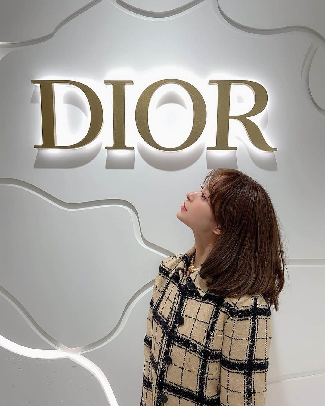 野崎萌香さんのインスタグラム写真 - (野崎萌香Instagram)「☁️🌎🌍🌏☁️ @dior #IsetanxDior」2月27日 21時44分 - moeka_nozaki