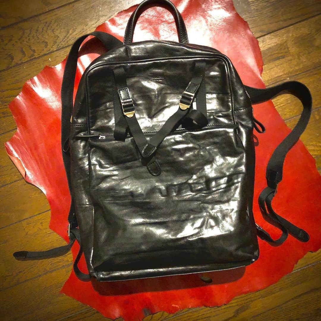 yukawaのインスタグラム：「仕事用に高すぎずチャチすぎない、ダニボブのバックパックをげっと(°∀°) . . . バックパックはいくつか買ったけど、機能性は二の次、やっぱ革がよろしいわ(°д°) . . . #danielandbob #ダニエルアンドボブ  #bag #鞄  #instabag  #革好き  #革好きな人と繋がりたい  #fasion #おしゃれ  #おしゃれさんと繋がりたい #photography #写真 #instapic #ファインダー越しの私の世界  #写真好きな人と繋がりたい  #写真男子　#写真女子」