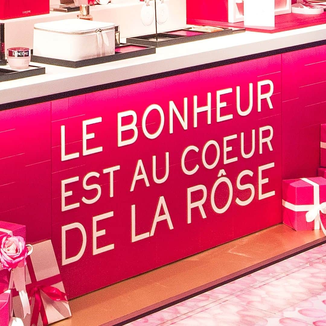 Lancôme Officialさんのインスタグラム写真 - (Lancôme OfficialInstagram)「Ready to see la vie en Lancôme rose? The Lancôme family welcomes you to visit our new House of Happiness, 52 Avenue des Champs-Elysées. #Lancome #LancomeFlagship #HouseofHappiness」2月27日 22時00分 - lancomeofficial