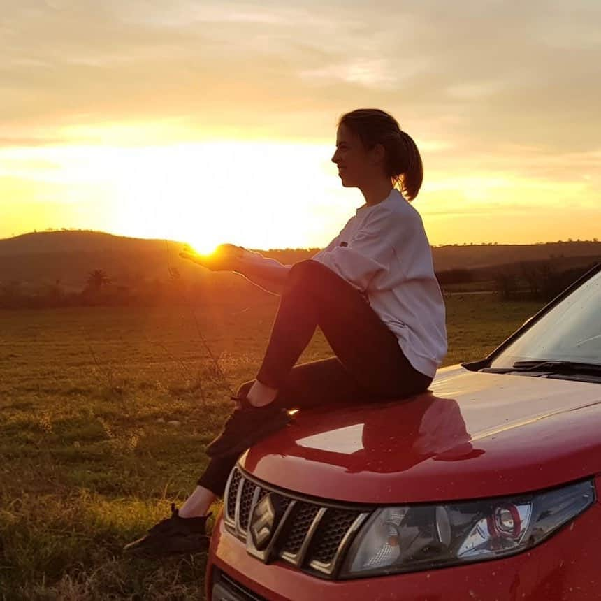 カロリーナ・コストナーさんのインスタグラム写真 - (カロリーナ・コストナーInstagram)「Ogni momento è prezioso ❤️🧡💛 Every moment is precious #life #love #sunsets @suzuki_italia #adv」2月27日 22時05分 - mskostner