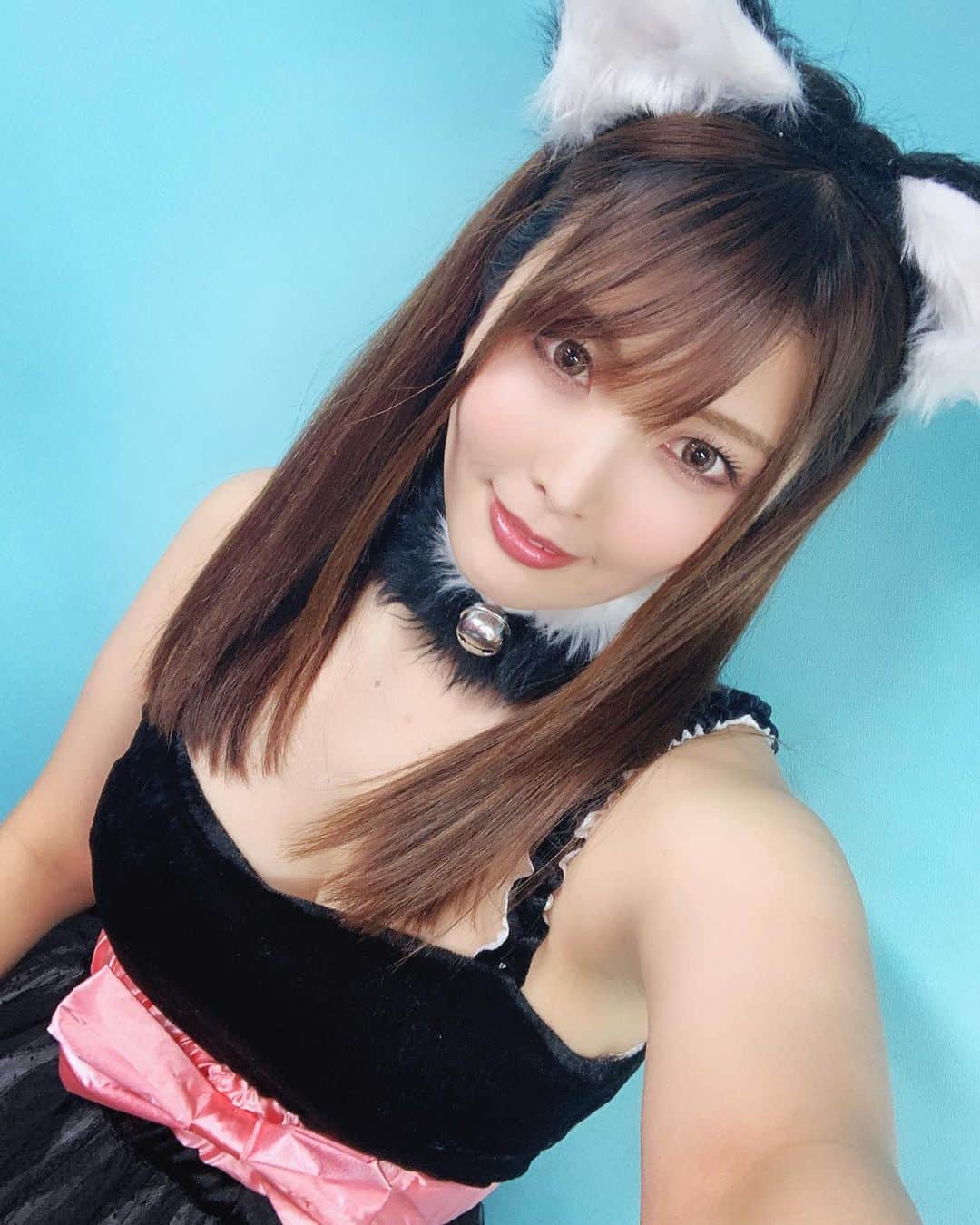 新村あかりさんのインスタグラム写真 - (新村あかりInstagram)「今日はイベントに来てくださりありがとうございました！！ こんな時期にも関わらず会いに来てくれてほんまに感謝です😭💕✨ 新村はせっかく来てくれた人の為なら出来るだけのことをしたいし、それで喜んでくれたらハッピーなのですよ！  でもお互い体調には気をつけようね💖」2月27日 22時23分 - niimura_akari