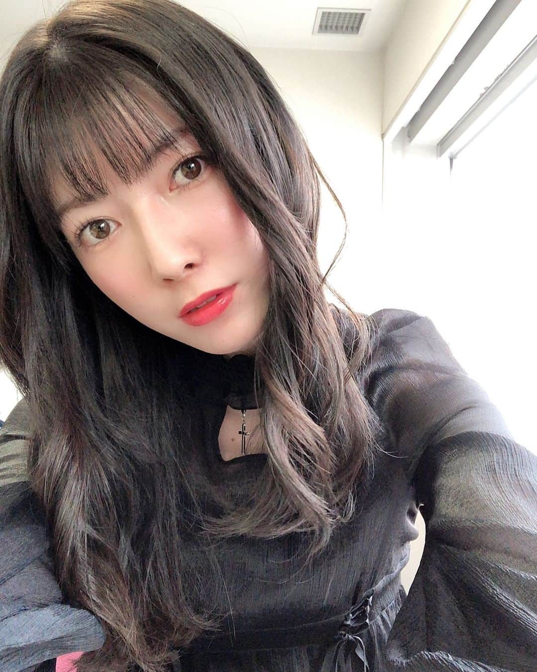 日下部美愛のインスタグラム：「髪色最高すぎる〜〜 . . #photo #japan #model #me #hair #fashion #makeup #selfie #followme #instagood #camera #instadaily #dailylook #selfie #한국 #맞팔 #사진 #데일리 #데일리룩 #인스타사진 #인스타그램 #일본인 #패션 #패션스타그램」