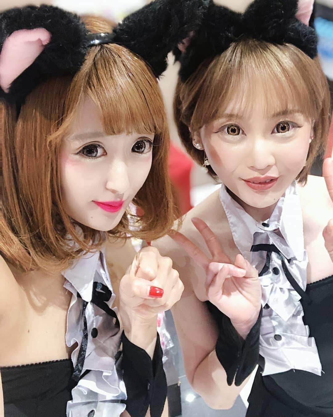 梁愛美のインスタグラム：「야옹…💋💋💕 ❥ ❥ Bunny girls👯👯💭 ❥ ❥ #japanesegirl #kawaii #kawaiistyle #kawaiifashion #fashion #japanesefashion #instagramjapan #portrait #portraitphotography #portraitmodel #model #bunnygirl #bunnygirls #reachangels #platinumproduction #aimiryou #ビジョビ #美女図鑑 #ポートレートモデル #カメラマンさんと繋がりたい #アイドルユニット #リーチエンジェル #プラチナムプロダクション #梁愛美 #팔로우 #얼스타그램#셀스타그램 #셀카 #셀피」