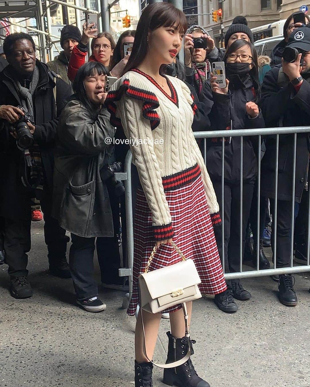 ジョイ（ファンアカウント）さんのインスタグラム写真 - (ジョイ（ファンアカウント）Instagram)「200212 JOY - New York Fashion Week: Michael Kors runway show - #REDVELVET#JOY#레드벨벳#조이 © lovelyjackjae on twt」2月27日 22時40分 - joy.redvelvet