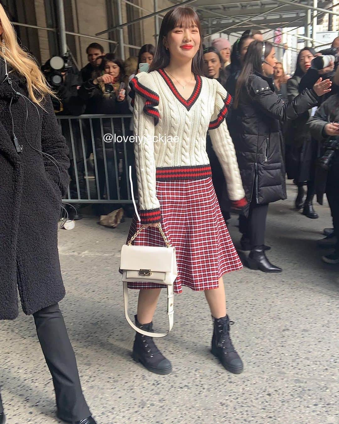 ジョイ（ファンアカウント）さんのインスタグラム写真 - (ジョイ（ファンアカウント）Instagram)「200212 JOY - New York Fashion Week: Michael Kors runway show - #REDVELVET#JOY#레드벨벳#조이 © lovelyjackjae on twt」2月27日 22時40分 - joy.redvelvet