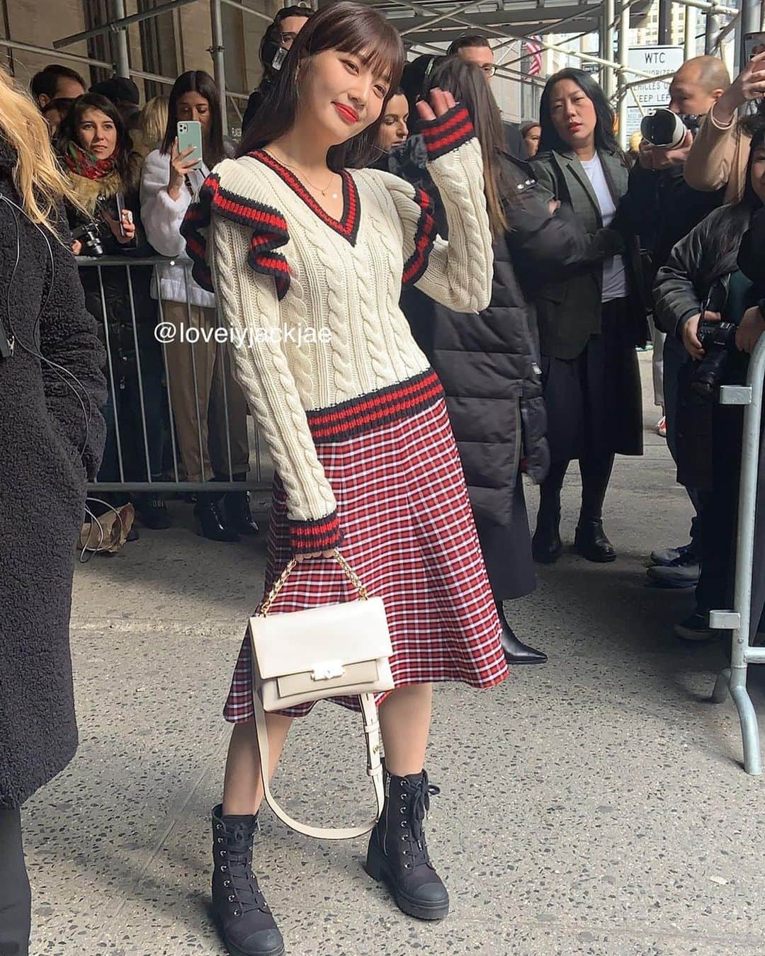 ジョイ（ファンアカウント）さんのインスタグラム写真 - (ジョイ（ファンアカウント）Instagram)「200212 JOY - New York Fashion Week: Michael Kors runway show - #REDVELVET#JOY#레드벨벳#조이 © lovelyjackjae on twt」2月27日 22時40分 - joy.redvelvet