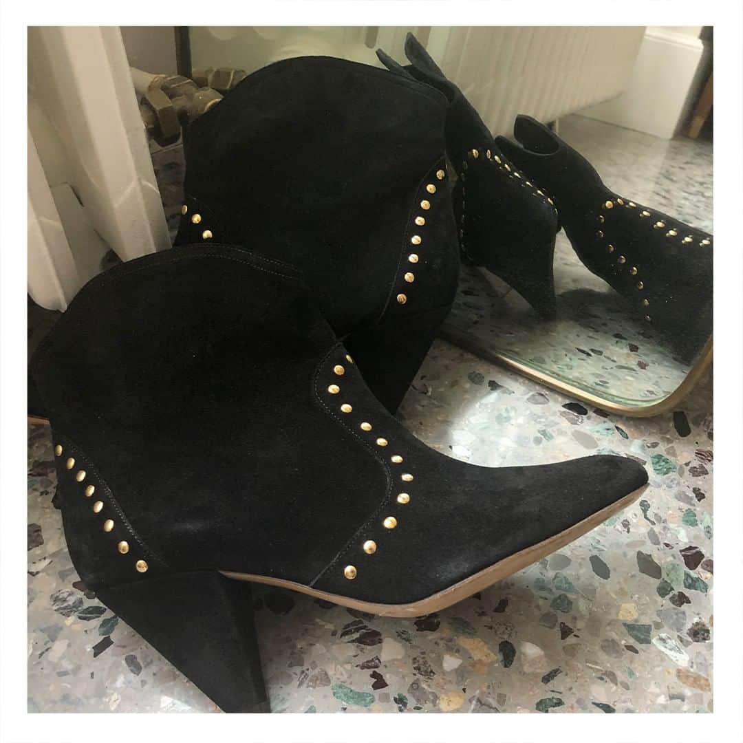 ティラマーチのインスタグラム：「Shoot by @tamarataichman #TilaMarch #Shoes #inspiration」