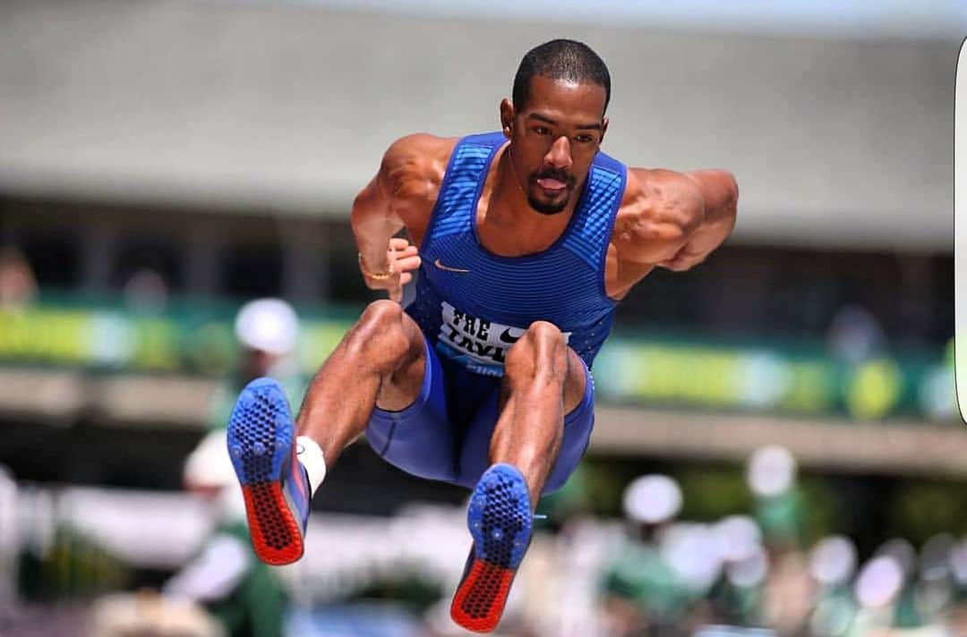 クリスチャン・テイラーさんのインスタグラム写真 - (クリスチャン・テイラーInstagram)「The process doesn't get easier but I couldn't dream of doing anything else. • • • • • #tracknation #triplejump #trackandfield #builderslab #nike #tigerBalm #ilovemyjob #active #fitness #fitnessmotivation #tbt #prefontaine #oregon」2月27日 23時17分 - taylored2jump