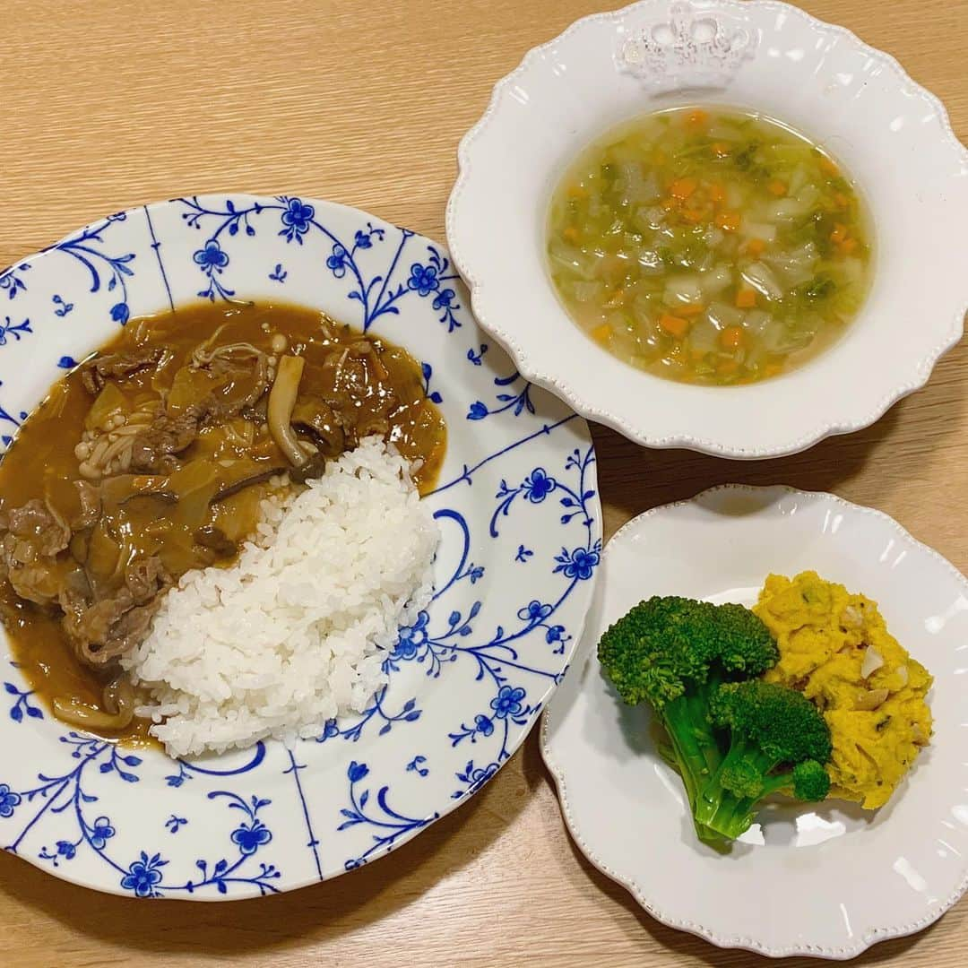 桜井未来さんのインスタグラム写真 - (桜井未来Instagram)「ママが熱でダウン⤵️してるので、パパのご飯とママの病人食を😅（笑） 中々、薬飲んでも熱が下がらないみたいで... コロナも流行っているし、怖いですよね😭💦 皆さんも体調気をつけて下さいね🙏 ・ ・ ・ #女の子ママ #ママ #baby #ママ友募集 #赤ちゃんのいる生活 #ママサークル #ママイベント #ママ会 #都内ママ #ベビスタグラム #mamagirl #ベビフル #コドモダカラ #コドモノ #ママリ #親バカ部 #新米ママ東京部 #ベビモ #みきてぃー食堂 #料理 #手作り料理 #お家ご飯」2月27日 23時27分 - miki.sakurai0214