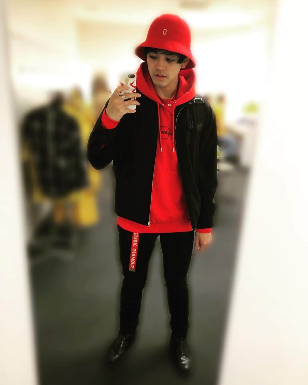 前田隆太朗さんのインスタグラム写真 - (前田隆太朗Instagram)「私は私服も真っ赤っかでちた。 #サンフェス #赤 #red」2月27日 23時31分 - ryu_mae