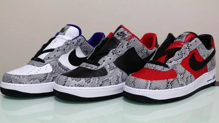 SneakerBox.jpのインスタグラム：「Complete！ Supremeは新しいシーズンがスタートしましたが、こっそりby youでシュプダンカラーをコンプリートしました🙋‍♂️ #nikebyyou  #nikeid #nikeids #nikeairforce1  #airforceid #nikebyyouairforce1  #af1 #af1custom  #airforce1low  #nikebyyoucreatives  #atmos #supreme #nikeidcreatives  #エアフォース1  #シュプリーム  #アトモス #sneakerbox #airforce1daily」