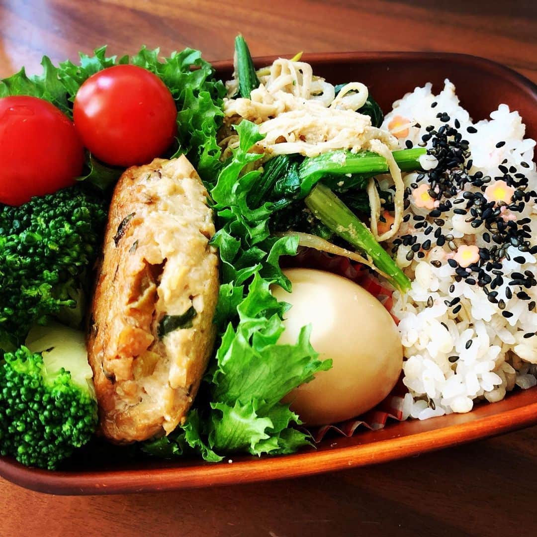 柏崎桃子さんのインスタグラム写真 - (柏崎桃子Instagram)「今日からInstagramにも体重と食事を載せていきます。（記録用）  2/27の記録  #ダイエット #diet #大幅減量  #記録 #ひたすら上げる #食事 #おうちごはん  #cooking #体重」2月28日 0時00分 - momoko_kashiwazaki