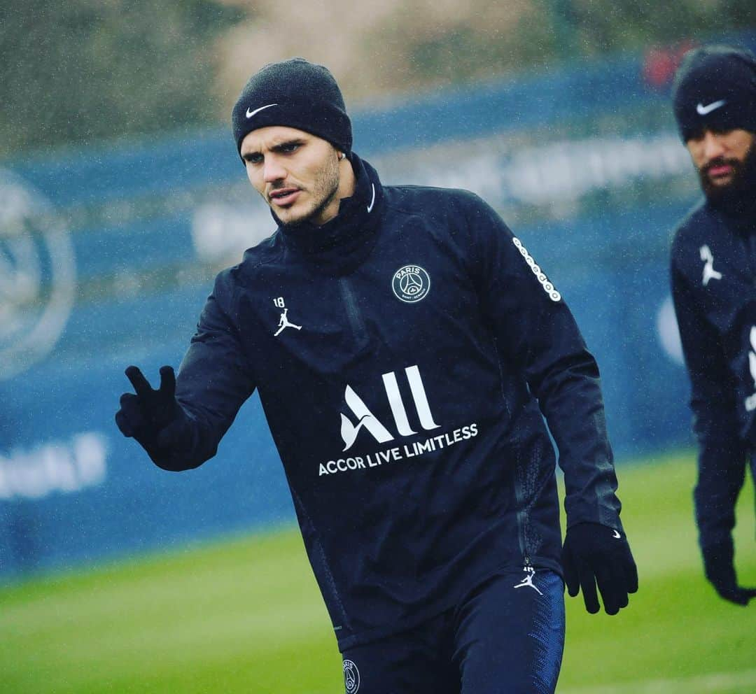 マウロ・イカルディさんのインスタグラム写真 - (マウロ・イカルディInstagram)「⚽️ #training 🔴🔵 @psg」2月28日 0時13分 - mauroicardi