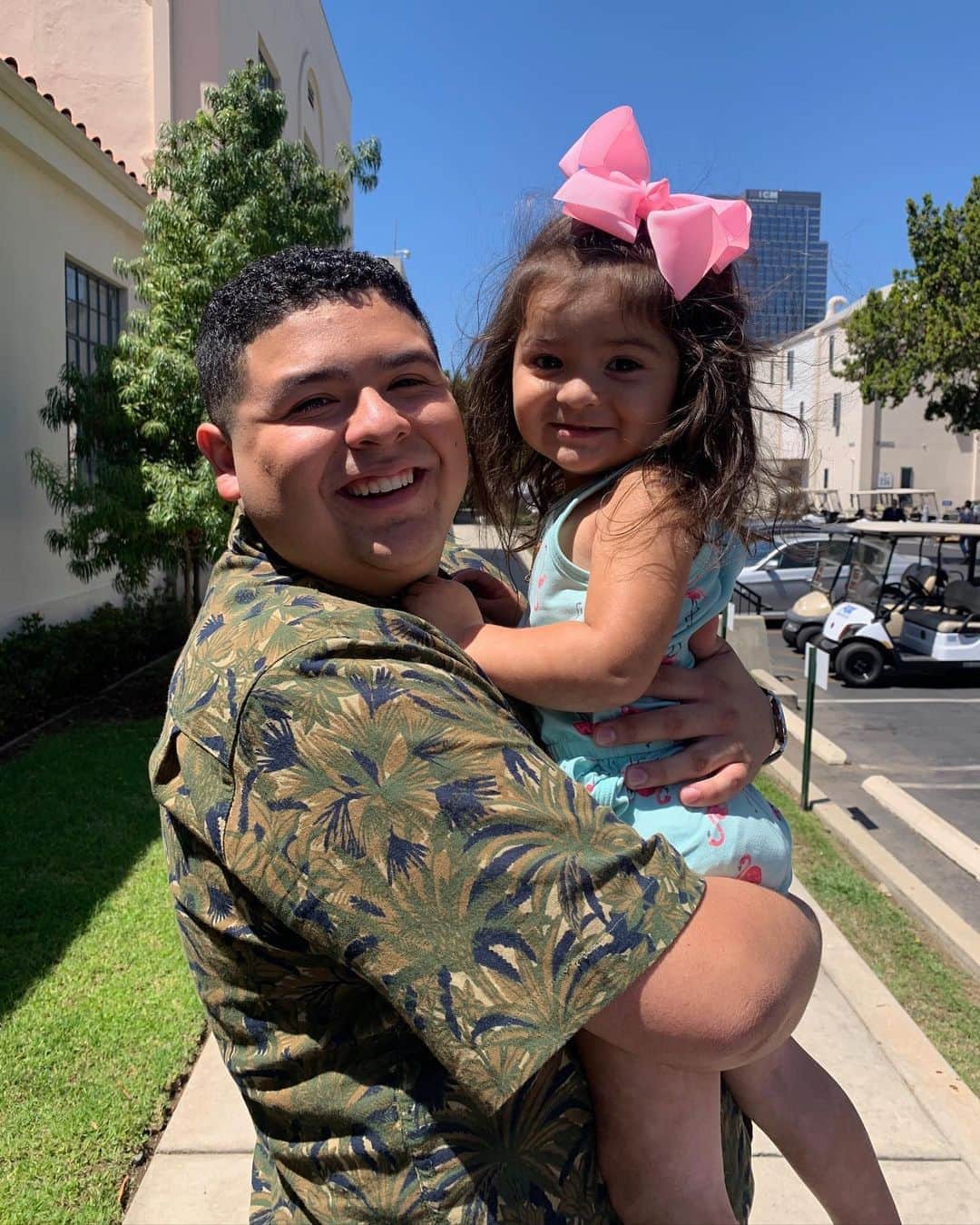 リコ・ロドリゲスのインスタグラム：「Happy 3rd birthday to my beautiful niece/goddaughter Bella! I love you sooooooo much ❤️😇」