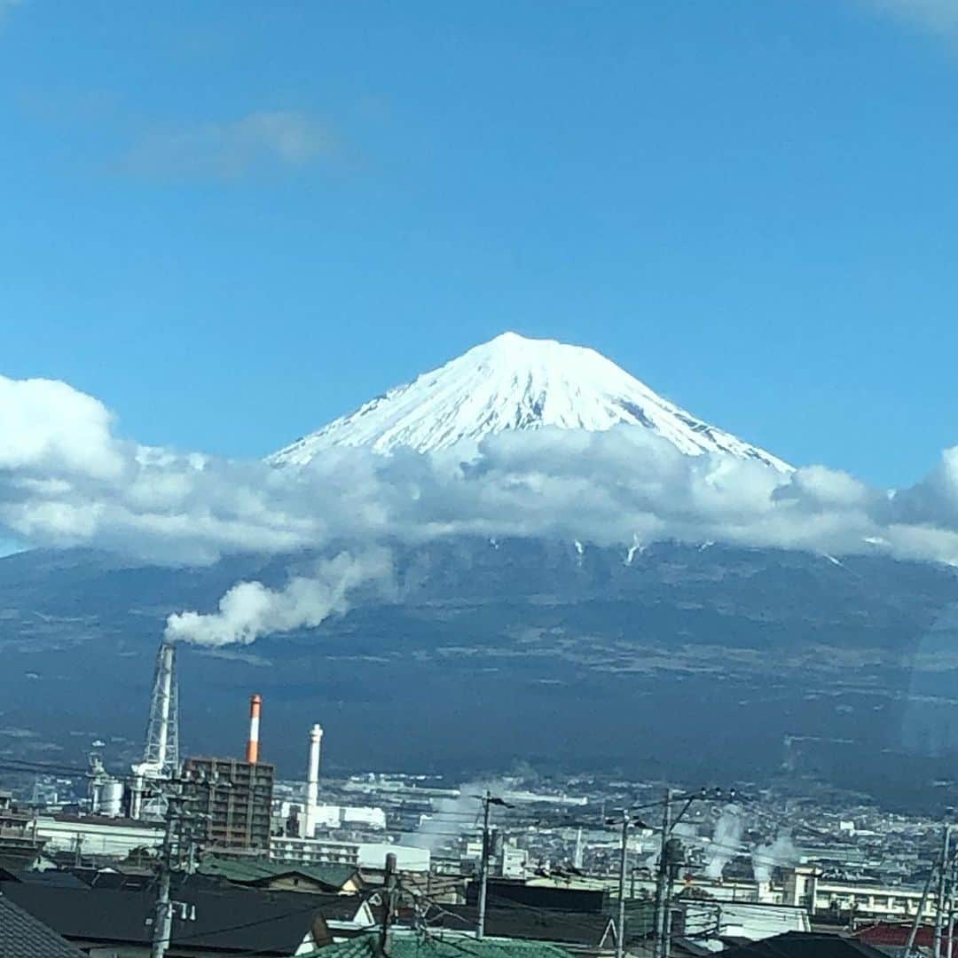 ほんこんさんのインスタグラム写真 - (ほんこんInstagram)「今日の富士山🗻 #富士山 #綺麗 #日本一 #快晴 #ほんこん #ほんこんのなに聞きたい？ #ほんこん流波乗りのススメ」2月28日 9時54分 - hongkong2015_4_9