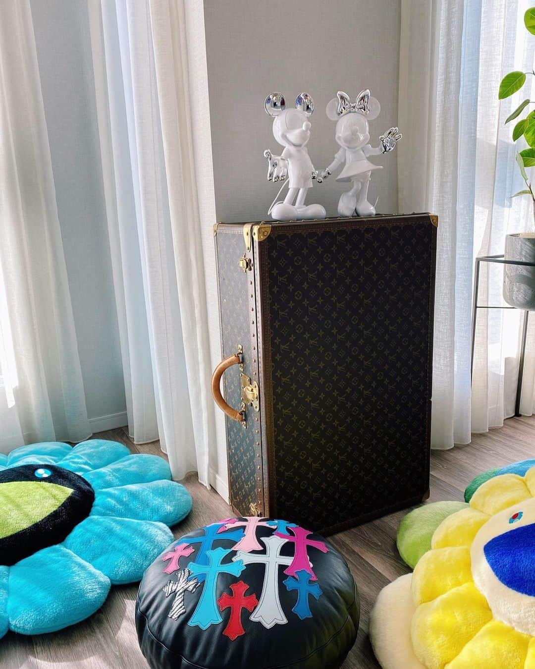 megbabyのインスタグラム：「🐭🤍いい朝☺️🌼🌈」