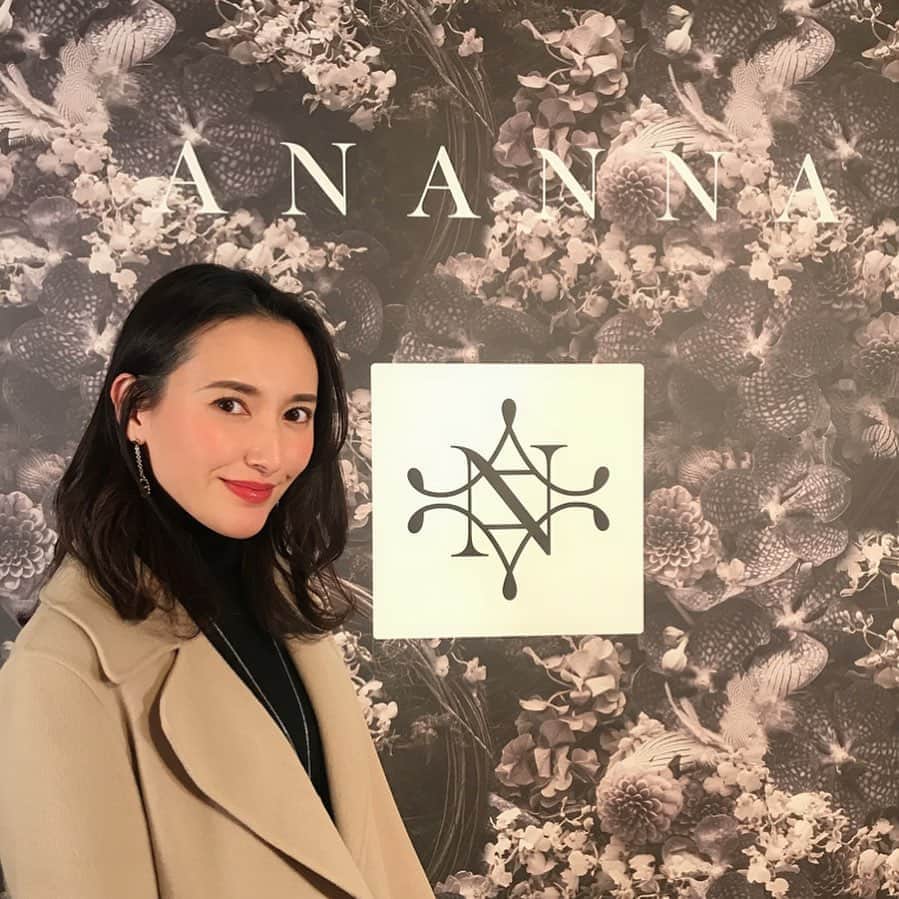 松本リコのインスタグラム：「・ ・ ・ ・ 3月3日からデビューします スキンケア新ブランド (@ananna_jp )さんの発表会に 行ってきました！ ・ ハンドクリーム/ボディクリーム ランジェリーなど大人な色気を 感じるアイテムがたくさん♪ ・ 4つの香りから自分にぴったりな 好みの香りが見つかります！ ・ ちなみに私はNo.089 (ヴァージンベリー):Virgin berry の香りがお気に入り♡ ・ 発売が楽しみです！ ※ランジェリーは5月上旬発売予定 ・ ・ ・ #ananna #新発売 #スキンケアブランド #発表会  #大人 #色気 #乾燥 #保湿 #美容 #イベント #japanesegirl #japangirl  #japanesemodel #japanmodel #yahoo #お洒落 #インスタグラマー  #インフルエンサー #撮影 #ハーフ顔 #ハーフモデル #fashion #通販モデル #ファッション #楽天 #通販」