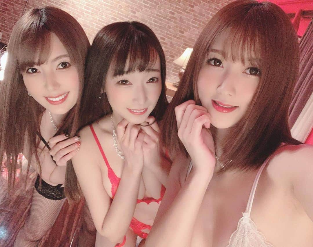 大槻ひびきさんのインスタグラム写真 - (大槻ひびきInstagram)「三人でお仕事できて 最高にたのしかった❣️😊 #japan #friends #girls #happy」2月28日 2時36分 - yanhibi0221