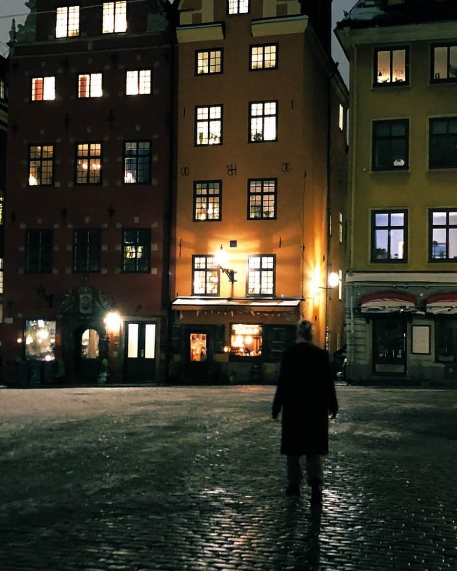 リッキー・ジャーヴェイスさんのインスタグラム写真 - (リッキー・ジャーヴェイスInstagram)「Jane’s already out partying in Stockholm.」2月28日 2時54分 - rickygervais