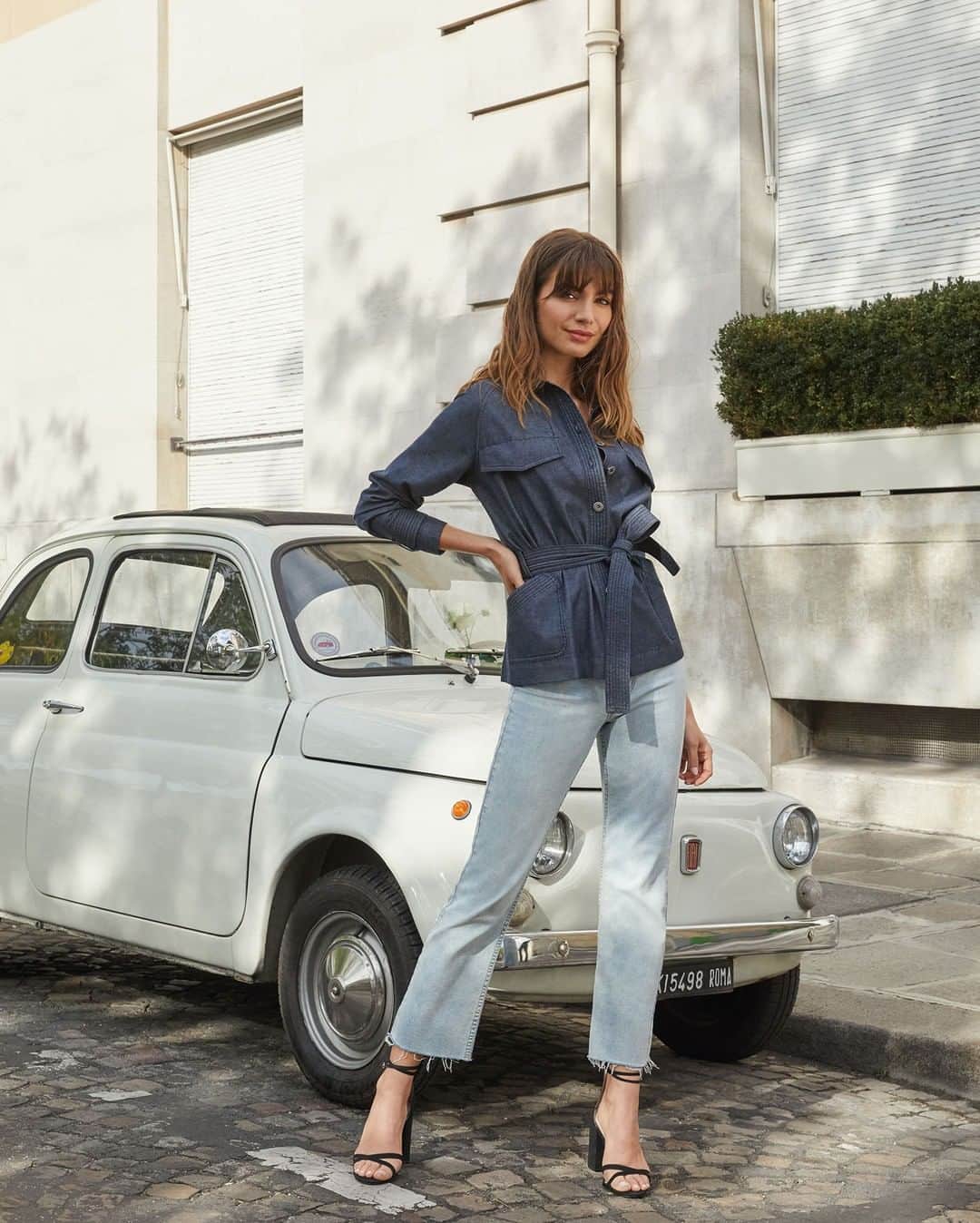 クーカイのインスタグラム：「Sublimez votre taille avec la veste en jean Jeanne ! #kookai #fashion #jeans #veste」